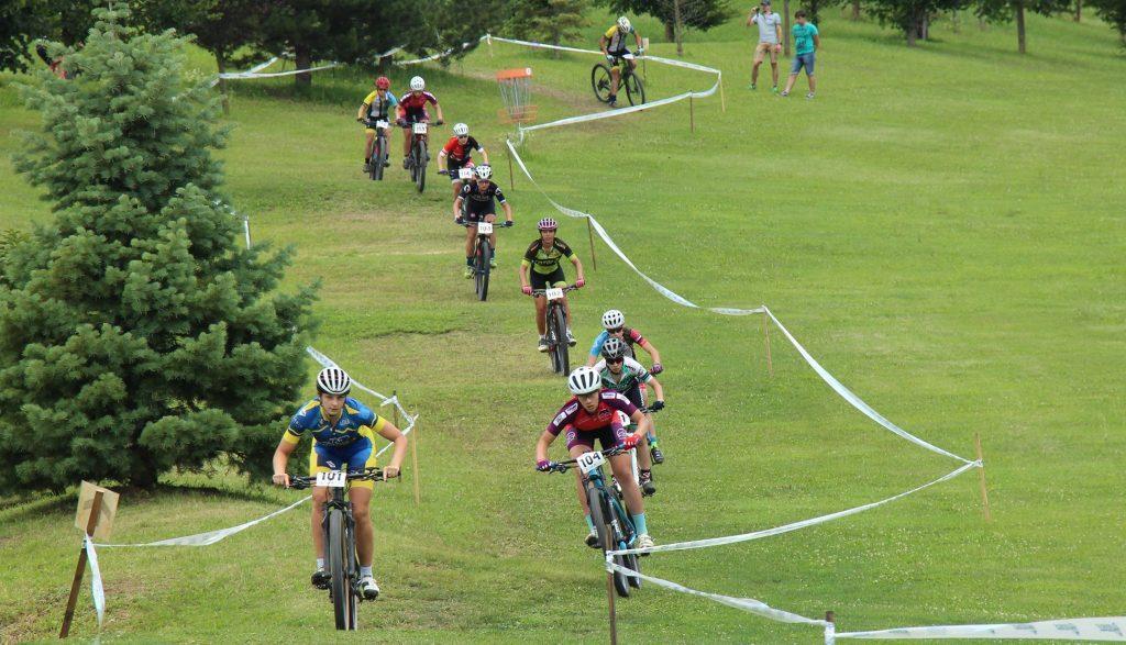 Tko se može pohvaliti da je vozio MTB po golf stazi? (neposredno nakon starta kategorija žene i juniorke)