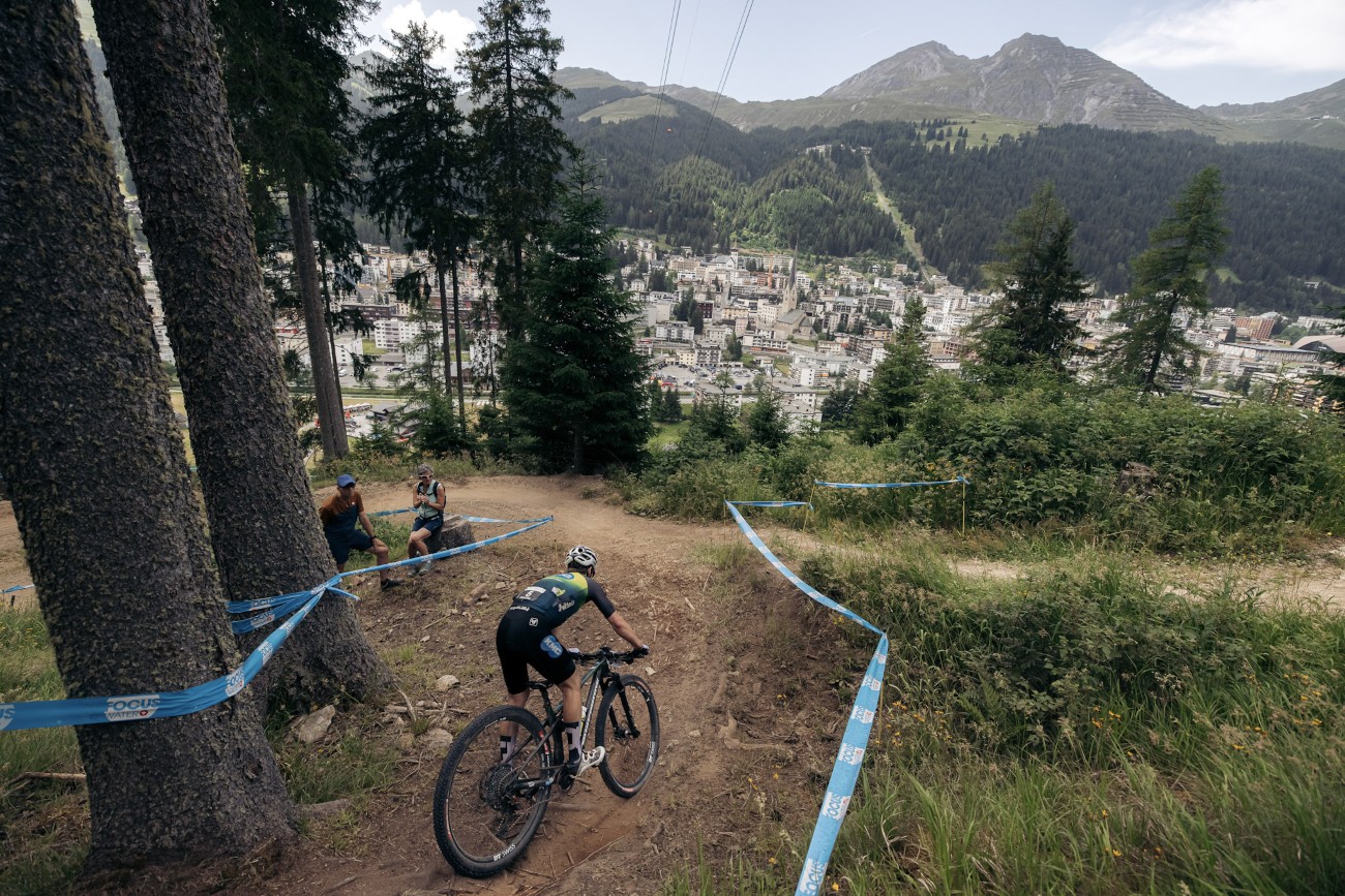 XCO s pogledom na Davos